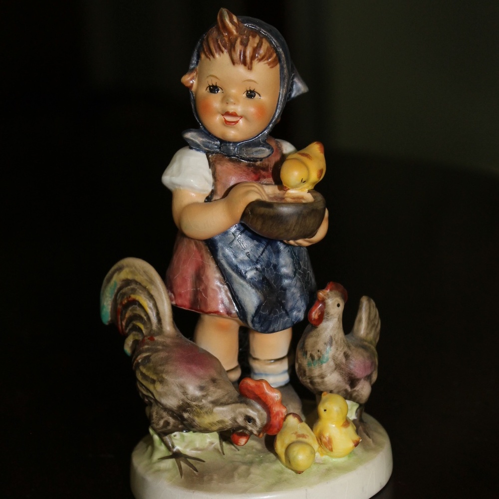 Goebel Hummel Figurine, Feeding Time #199